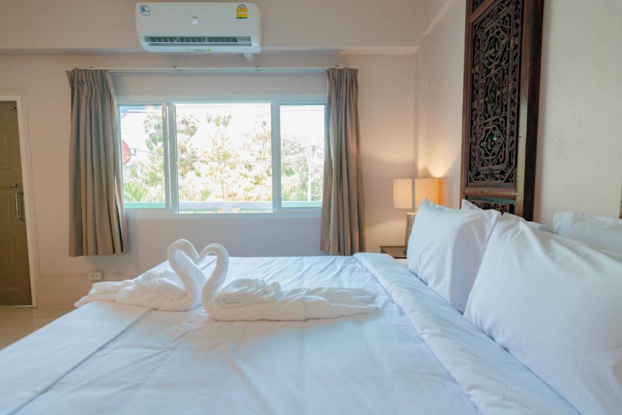Bed At Beach Hostel Пхукет Экстерьер фото