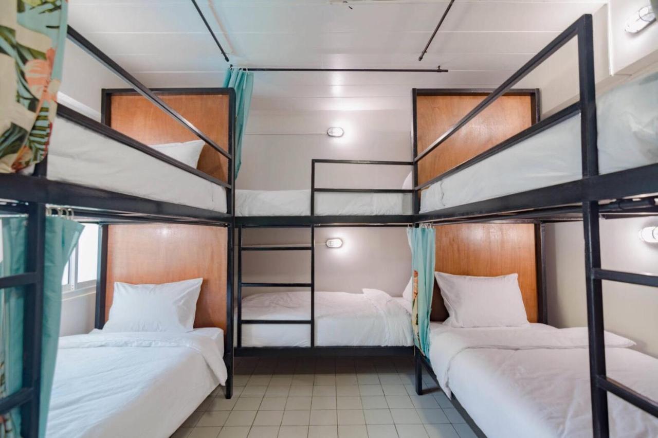 Bed At Beach Hostel Пхукет Экстерьер фото